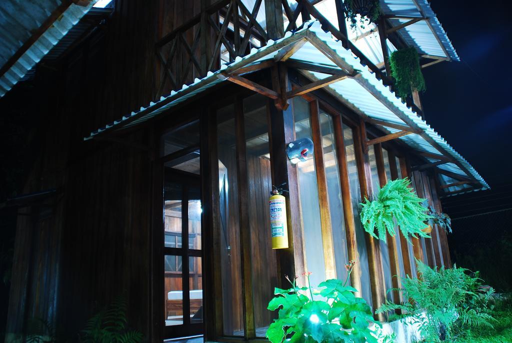 לטיסייה Hotel Utueane מראה חיצוני תמונה
