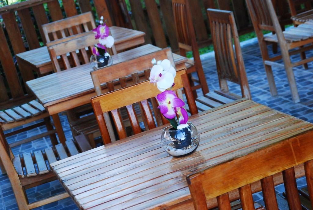 לטיסייה Hotel Utueane מראה חיצוני תמונה